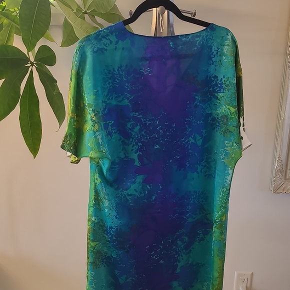 Natori Blue and Purple Floral Top - Picture 4 of 6